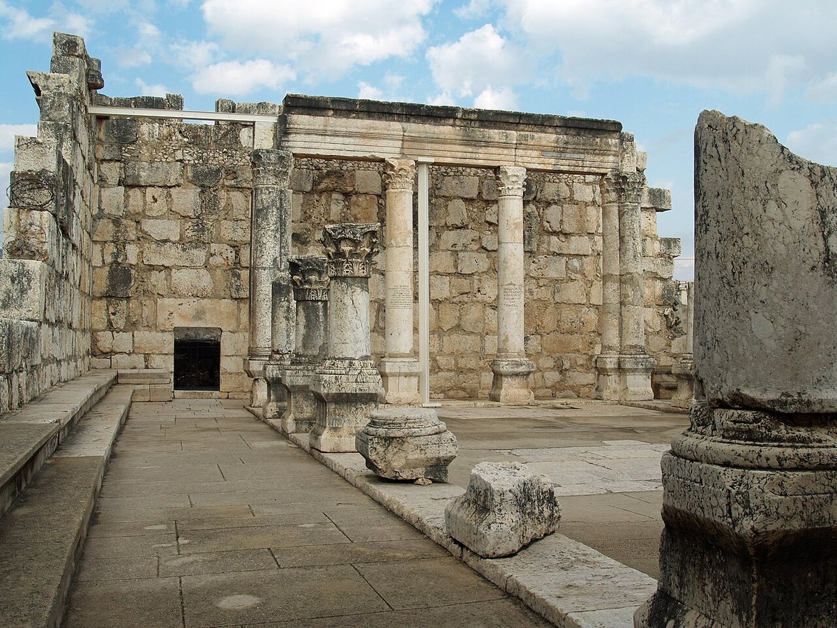 Capernaum: the synagogue and the village