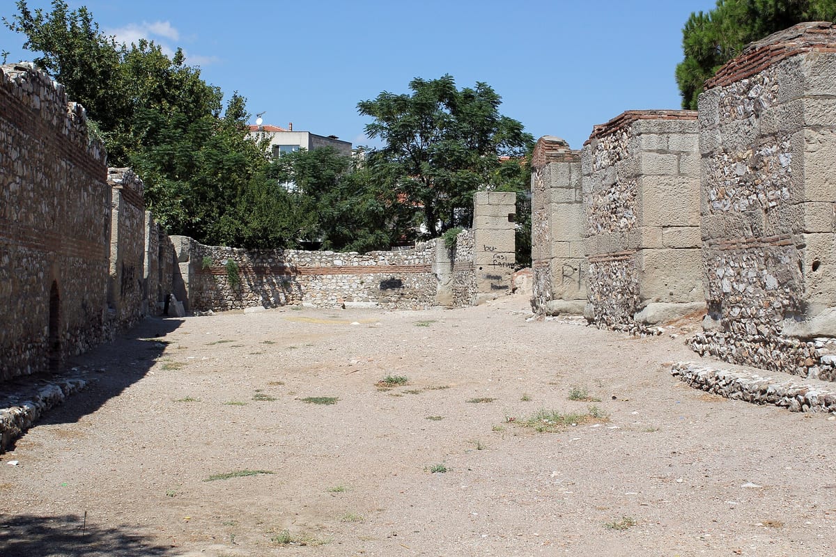Thyatira (Tepe Mezarlığı)